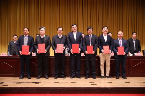 量子材料科學中心王健教授榮獲2019年度高等學?？茖W研究優秀成果獎 推動材料科學研究邁上新臺階